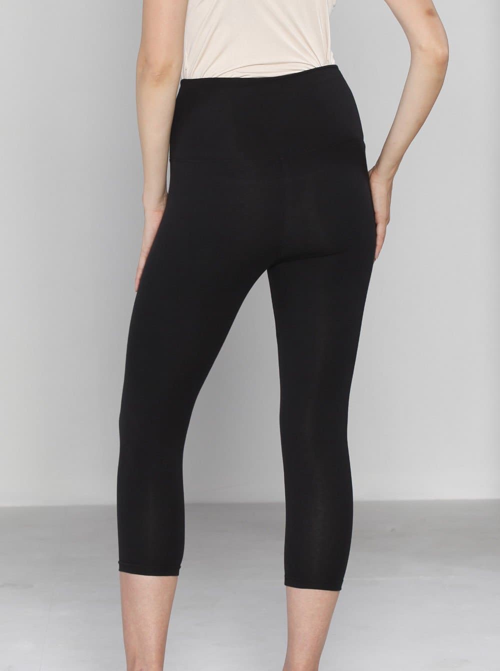 Angel Maternity Tummy Control Capri Built-In Shaping 3/4 Legging (10010729030)
